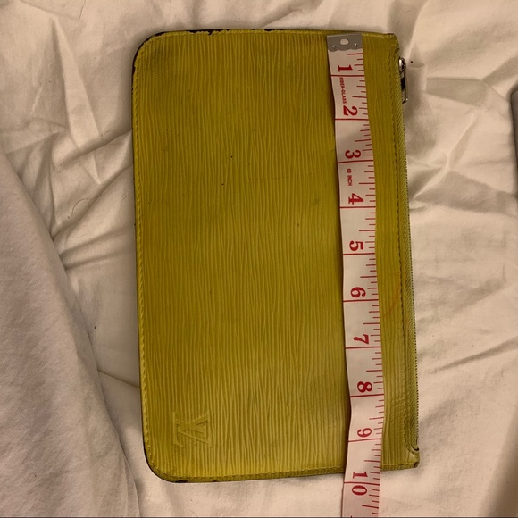 SOLD Louis vuitton epi pouch wrist wallet - Picture 13 of 15